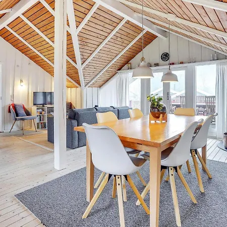 6 Person Holiday In