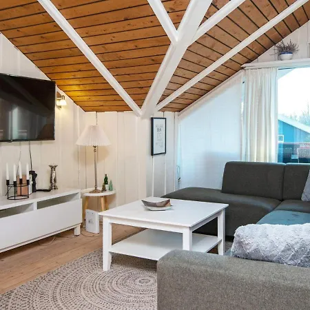 6 Person Holiday In *